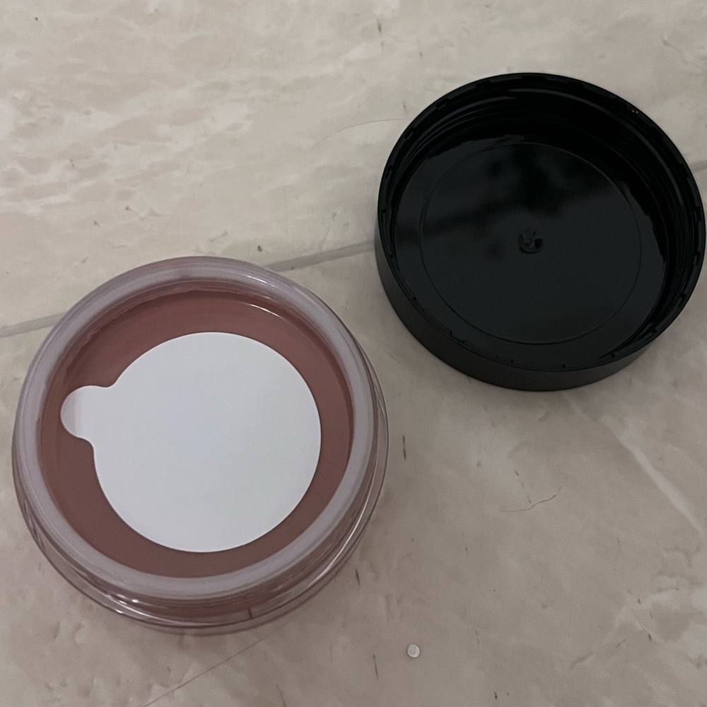 Morphe Bake & Set Translucent Setting Powder - Picture 3 of 3